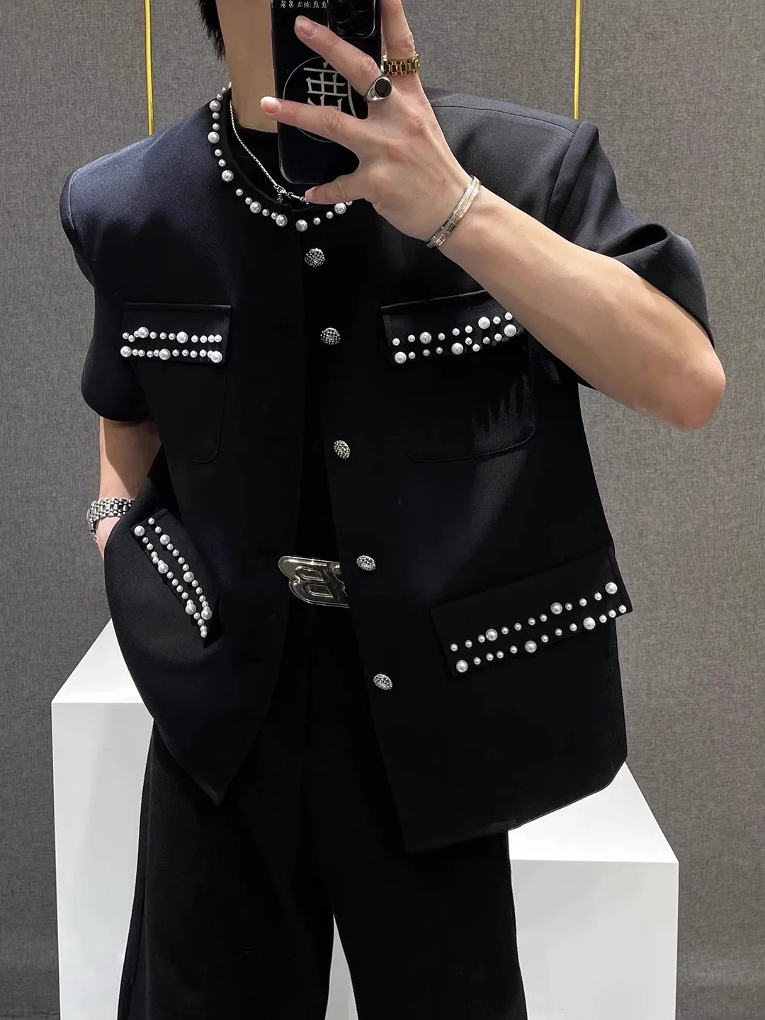 

Pearl Embellished Short Sleeve Men's Jacket Lightweight Summer Thin Shoulder Padded Half Sleeve Collar Breathable Outerwear