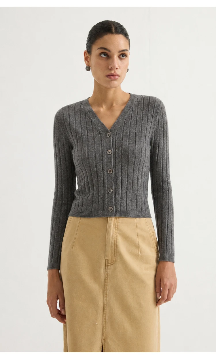 MZ62018 Damen Eleganter Gerippter Strickpullover mit V-Ausschnitt, Langen Ärmeln, Knopfleiste, Schmaler Passform, Modal-Mischung, Frühherbst-Pullover – Detail 3