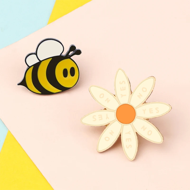 Fashion Enamel Pin Custom Cute Bee Flower Brooches for Women Bag Jackets Shirt Lapel Pins Cartoon Badge Animal Jewelry Kids Gift