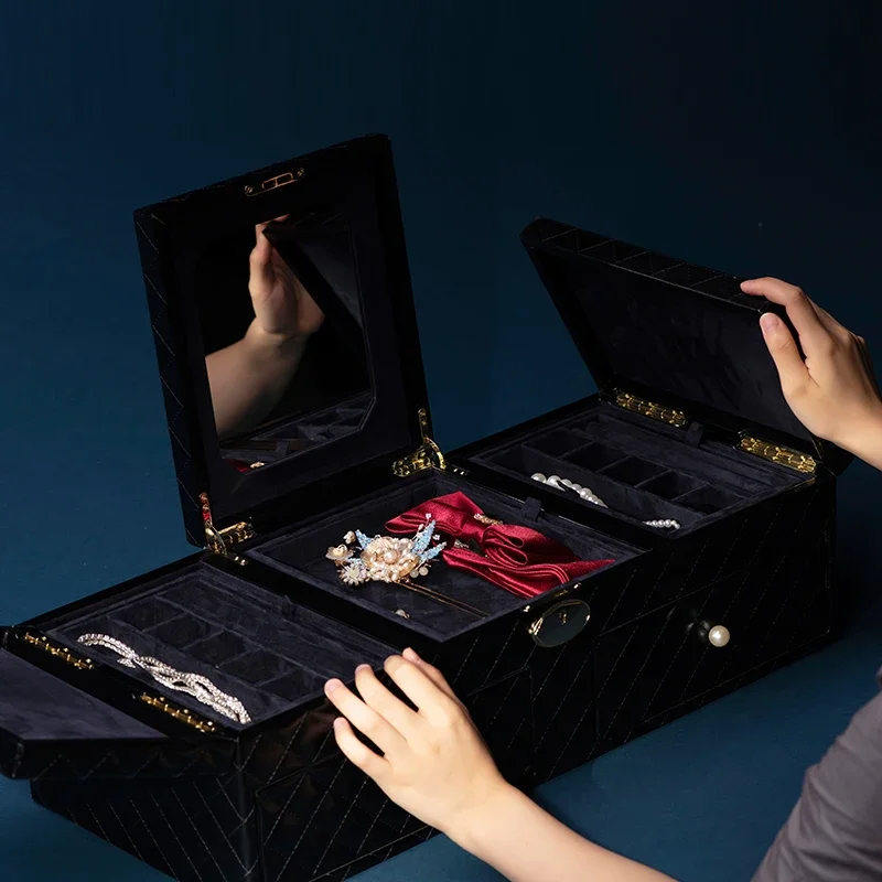 

WEIMEI High-capacity Elegant Black Leather Jewelry and Cosmetic Organizer with Mirror