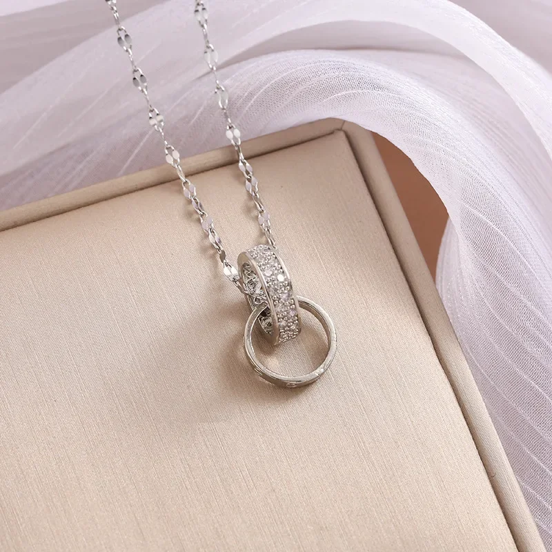 

Это минималистичная цепочка на ключицу из титановой стали с высококачественным женским прикосновением и модное колье для одежды.