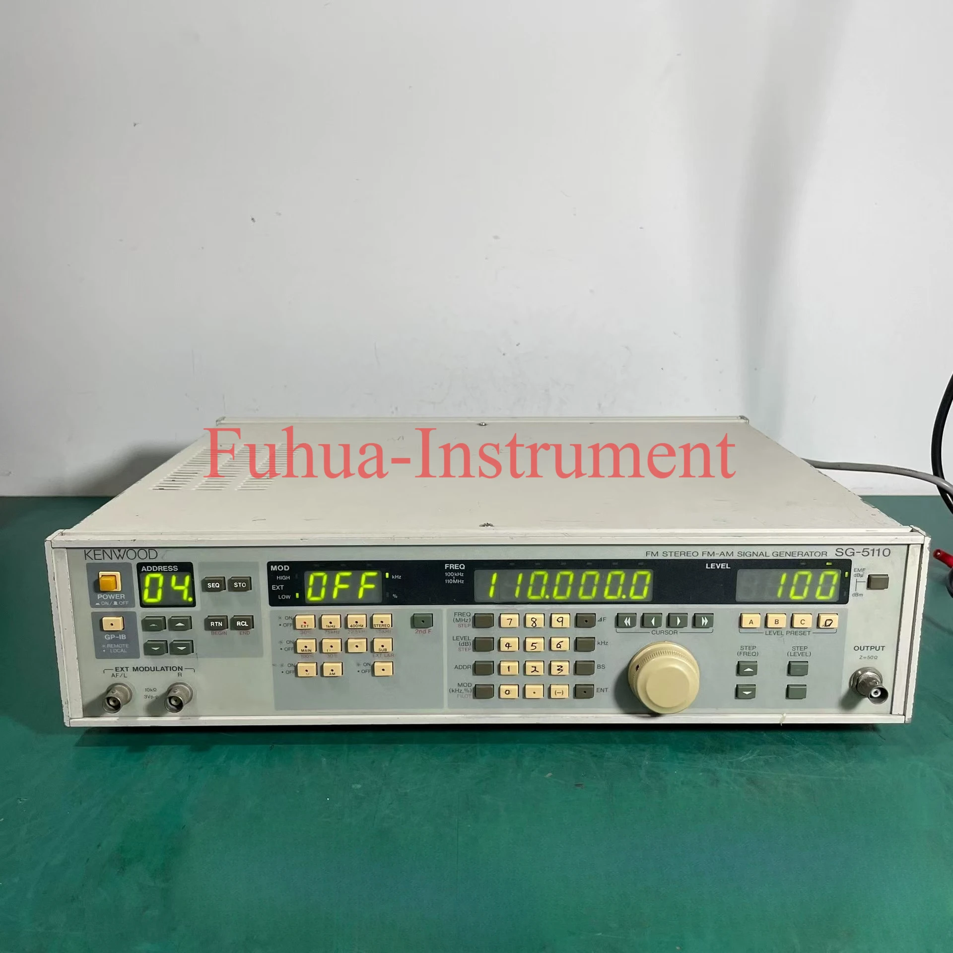 1 PCS Kenwood SG-5110 FM Stereo / FM-AM Signal Generator, 100KHz-110MHz