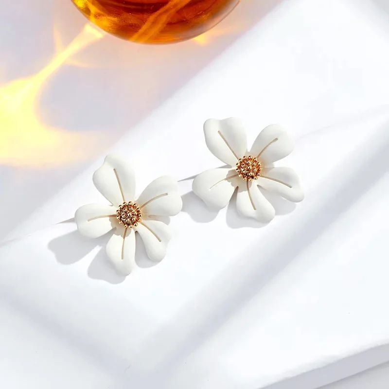 New Spring Summer Flower Earring For Women Cute Girl Y2K Style Jewelry Sweet Peach Blossom Women's Stud Earrings