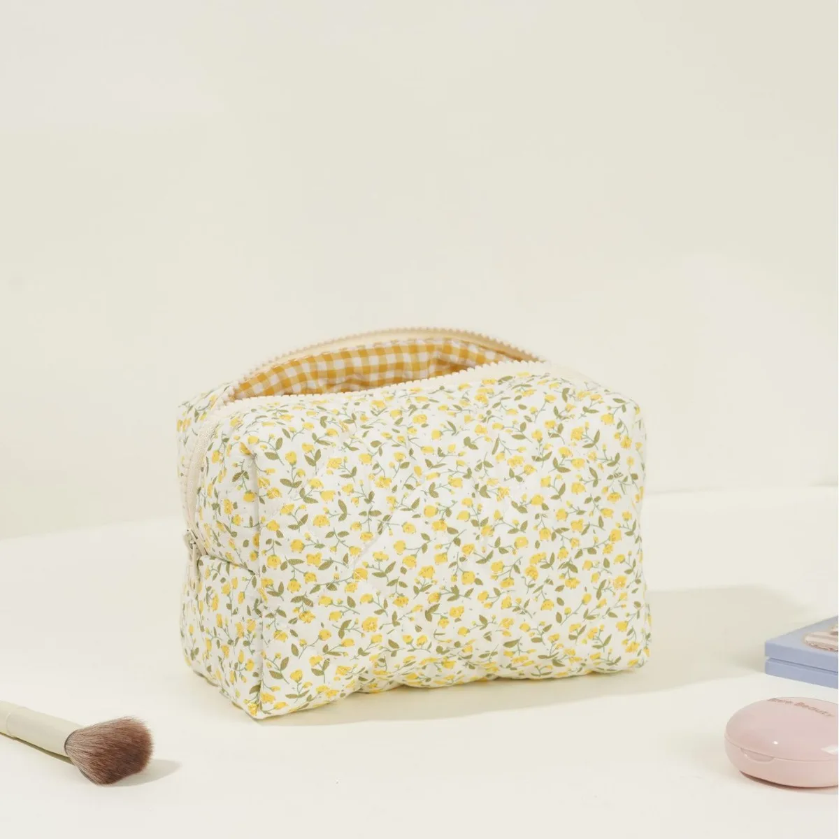 Soft Quilted Floral Makeup Bag Portable Cotton Travel Cosmetic Pouch Zipper Toiletry Storage Organizer for Women gallery 3