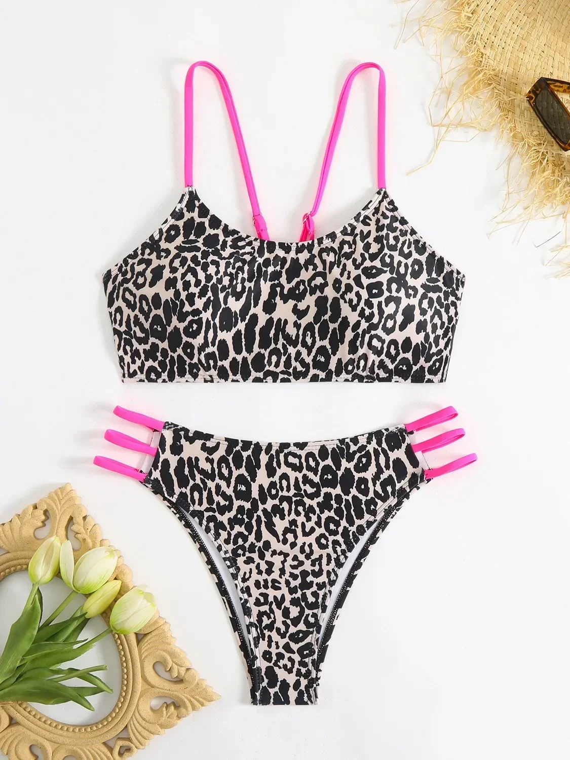 Conjunto de Bikini de retazos con estampado de leopardo negro para mujer, traje de baño Sexy de cintura alta con realce calado, traje de baño 2025