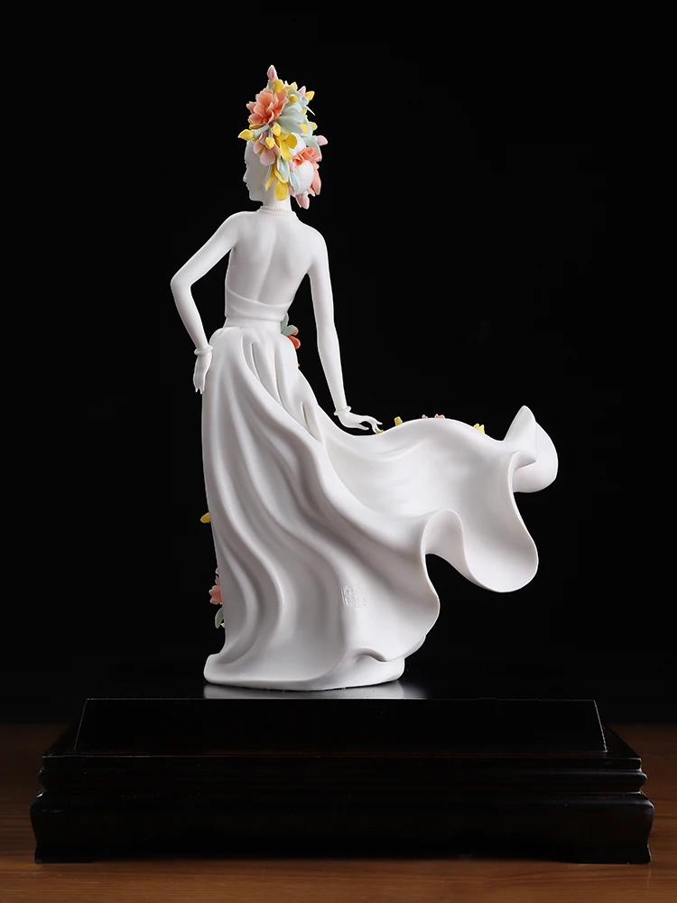 

Ceramic Chinese classical beautiful woman art living room entrance wine cabinet decorative ornament