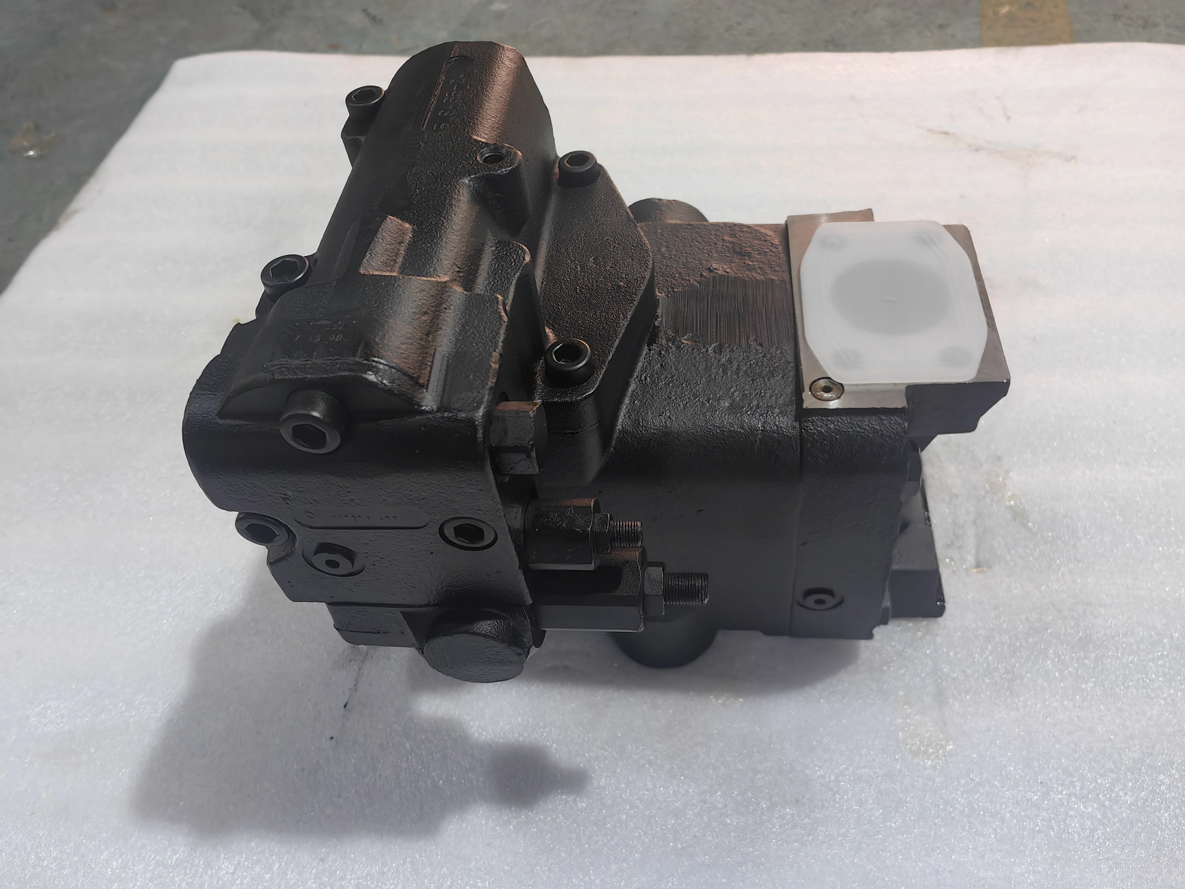 Pompa Oli Seri PVWJ PVWH PVWW PVWC PVWJ-130-A1UV-RSAY-P-1NNS Pompa Piston Hidrolik PVWJ-076-A1UV-RDSF PVWJ-022-A1UV-RSAS