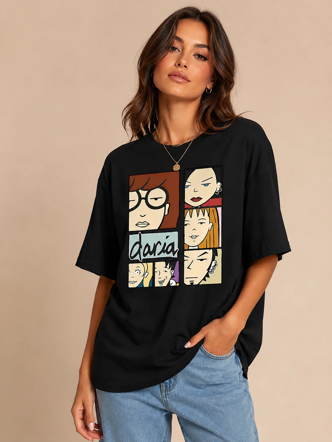 Das neue Damen-T-Shirt ist mit Daria- und 90er-Jahre-Kulturmotiven bedruckt und eignet sich für Sommermode, Geschenke, Partys und den Alltag. – Detail 2
