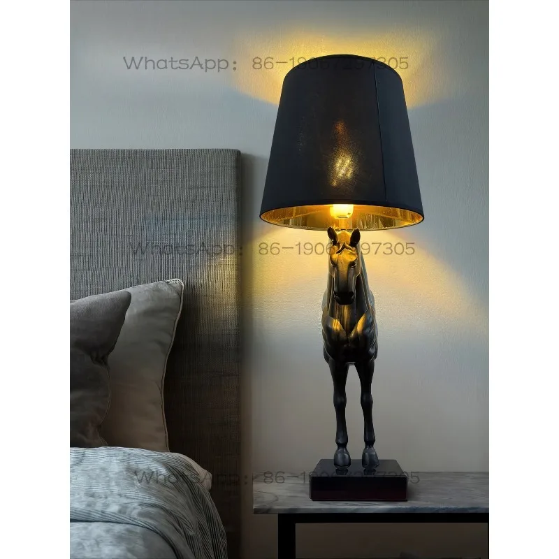 Creative Trend Half Horse Lamp Sculpture Model Living Room Desktop Fiberglass Hotel Lobby Decoration