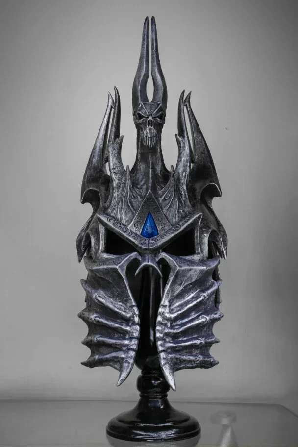 

1:1 Scale WOW Lich King Helmet Figure Resin Toy with Stand enthusiast Collectors Cosplay Costume Party Gift