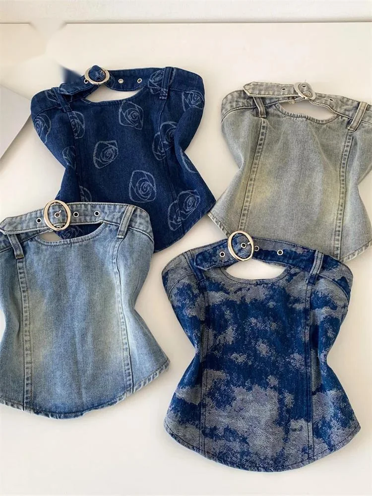 

Новейший женский джинсовый топ-камизол без бретелек с вырезами, металлическими пуговицами, облегающий, сексуальный, с принтом, для клуба