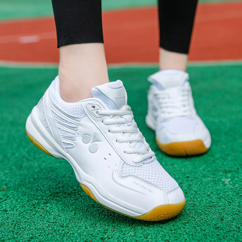 New Luxury Indoor Sports Men Shoes Summer Soft Bottom Badminton Trainers Mens Classic Professional Women Table Tennis Shoes