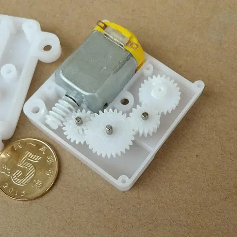 Micro Worm Gearbox Gear Motor DC 3V-5V 250RPM Slow Speed Swing Arm Plastic Gearbox DIY Toy Accessories Model