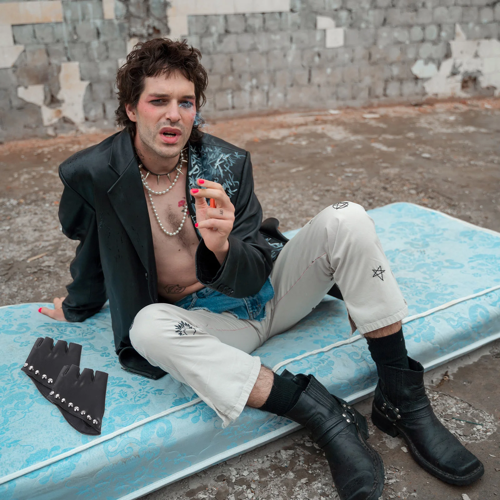 

1 Pair Half Finger Gloves Punk Style Lightweight Fingerless Goth Rivet Design For Halloween Cosplay Women