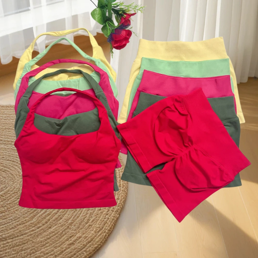 

Women 2 pcs Sports Impact Set yoga outfits halterneck Backless Halter Top Seamless Scrunch Bum Shorts Gym Workout Sports Suits