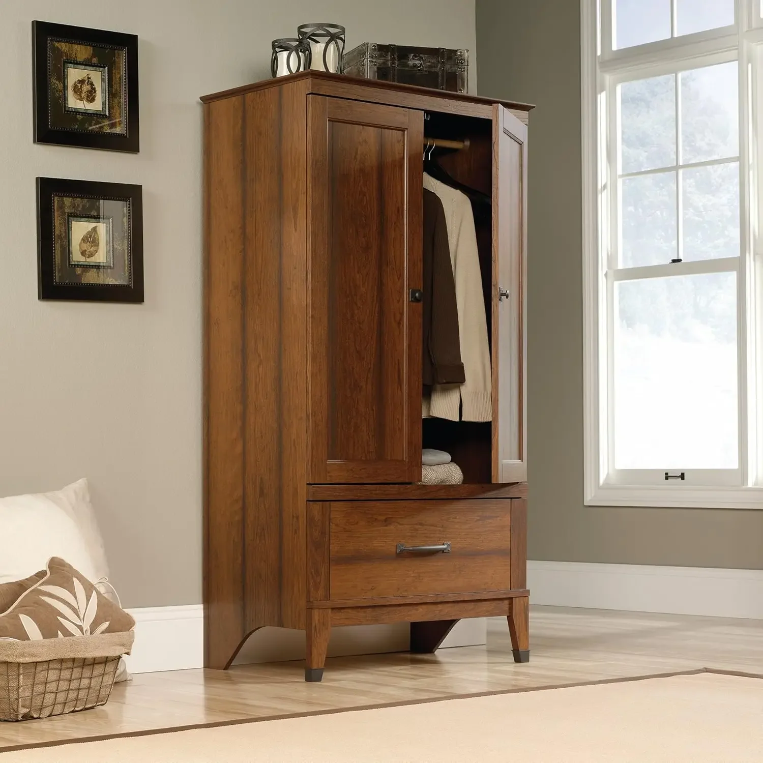 [Begrenztes Malangebot, jetzt kaufen! ]Carson Forge Armoire, Washington Cherry-Finish