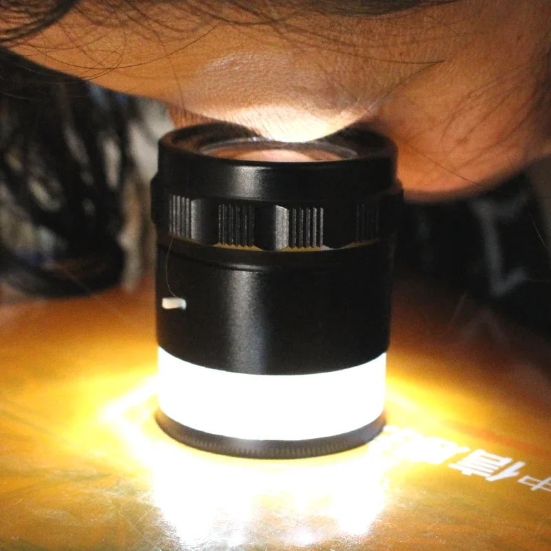 10 times magnifying glass with lamp 10X SCALE LOUPE The graduation of scale mirror is 0.1 mm clear