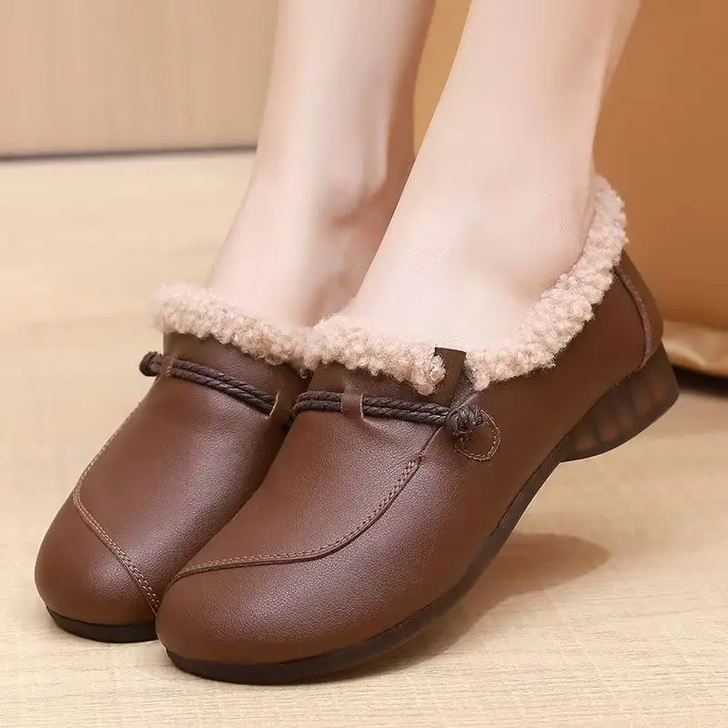 

Women's Genuine Leather Low Top Flat sole Cotton Shoes Round Toe Slip On Soft Sole Non Slip Plush Keep Warm Elderly Cotton Shoes