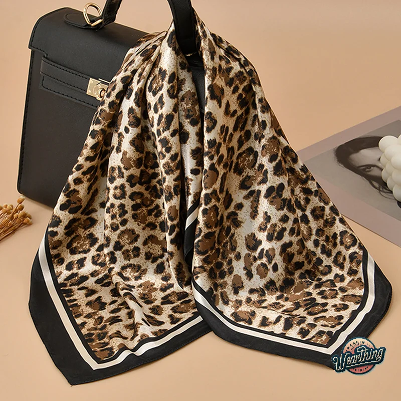 Toalha quadrada estampada em cubos com estampa de leopardo, 60cm, primavera outono, moda versátil e de alta qualidade, toalha de cabeça xale para mulheres