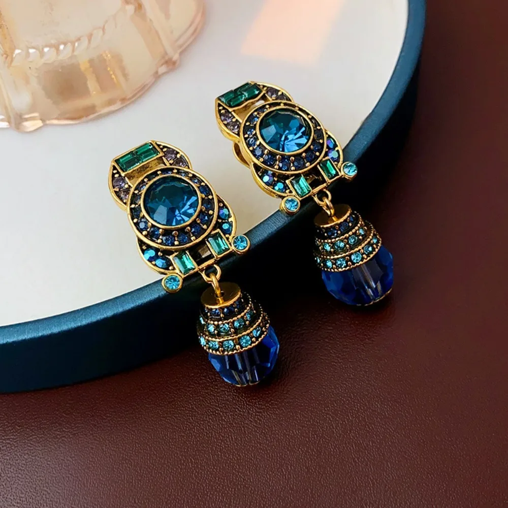 

Women Jewelry Vintage Bluey Crystal Earring Sparkle Rhinestone Aquamarine Ear Clip Dazzle Stud Earring Mother