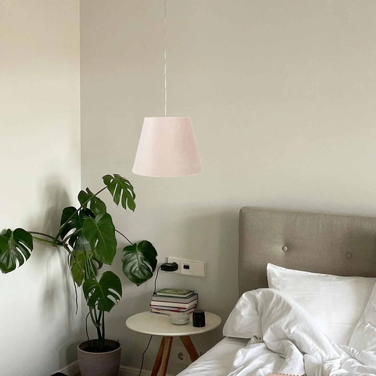 

1Pcs Lampshade Accessory Simple Dustproof Desk Lamp Cover Decorative Light Protective Cover for Home Office Cafe