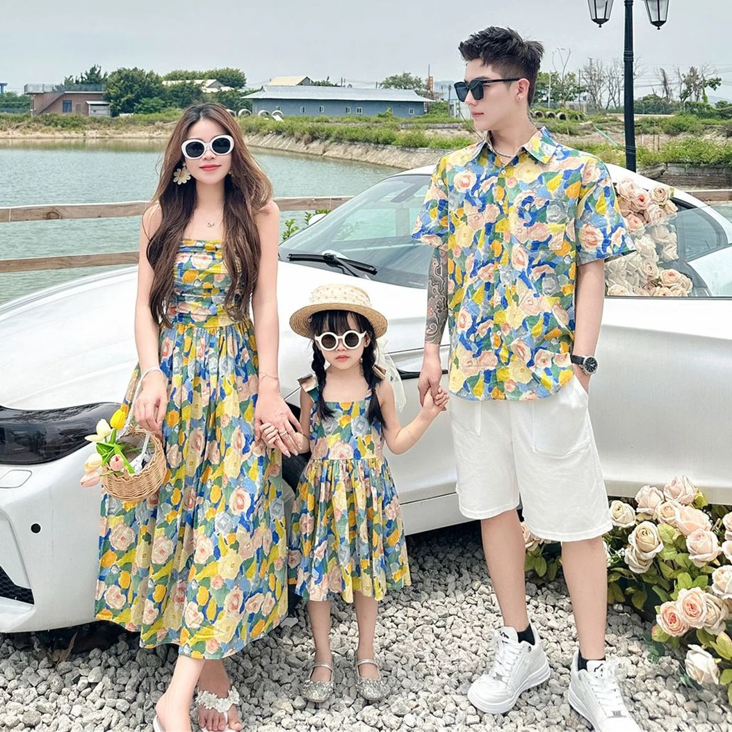 Family Couple Vacation Matching Clothes Holiday Look Mom and Daughter Beach Floral Dress Dad Son Shirts Brother Sister Clothing