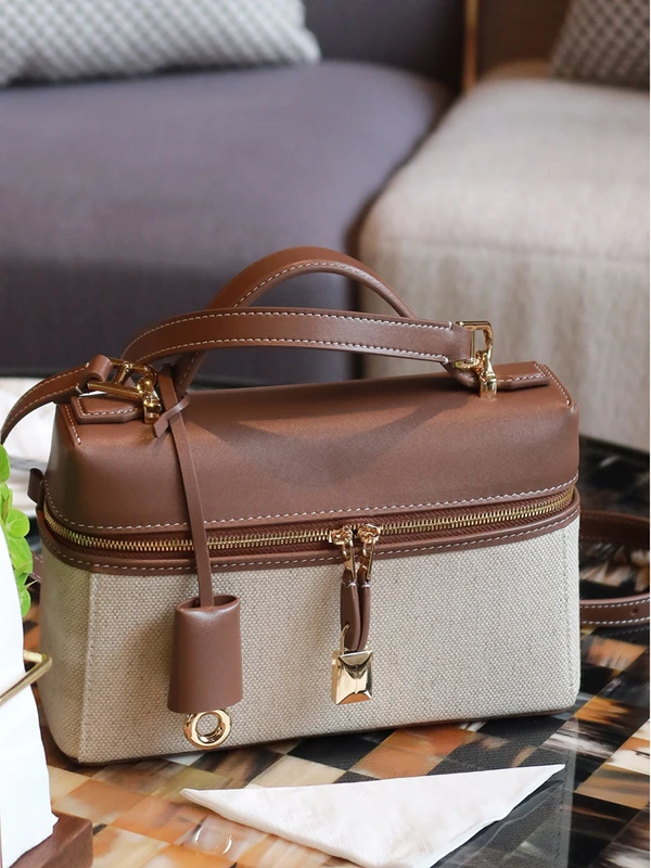 Nova Bolsa de Almoço LP23 em Couro Legítimo para Mulheres, Bolsa Pequena com F de Fivela, Bolsa de Ombro Única, Estilo Br...