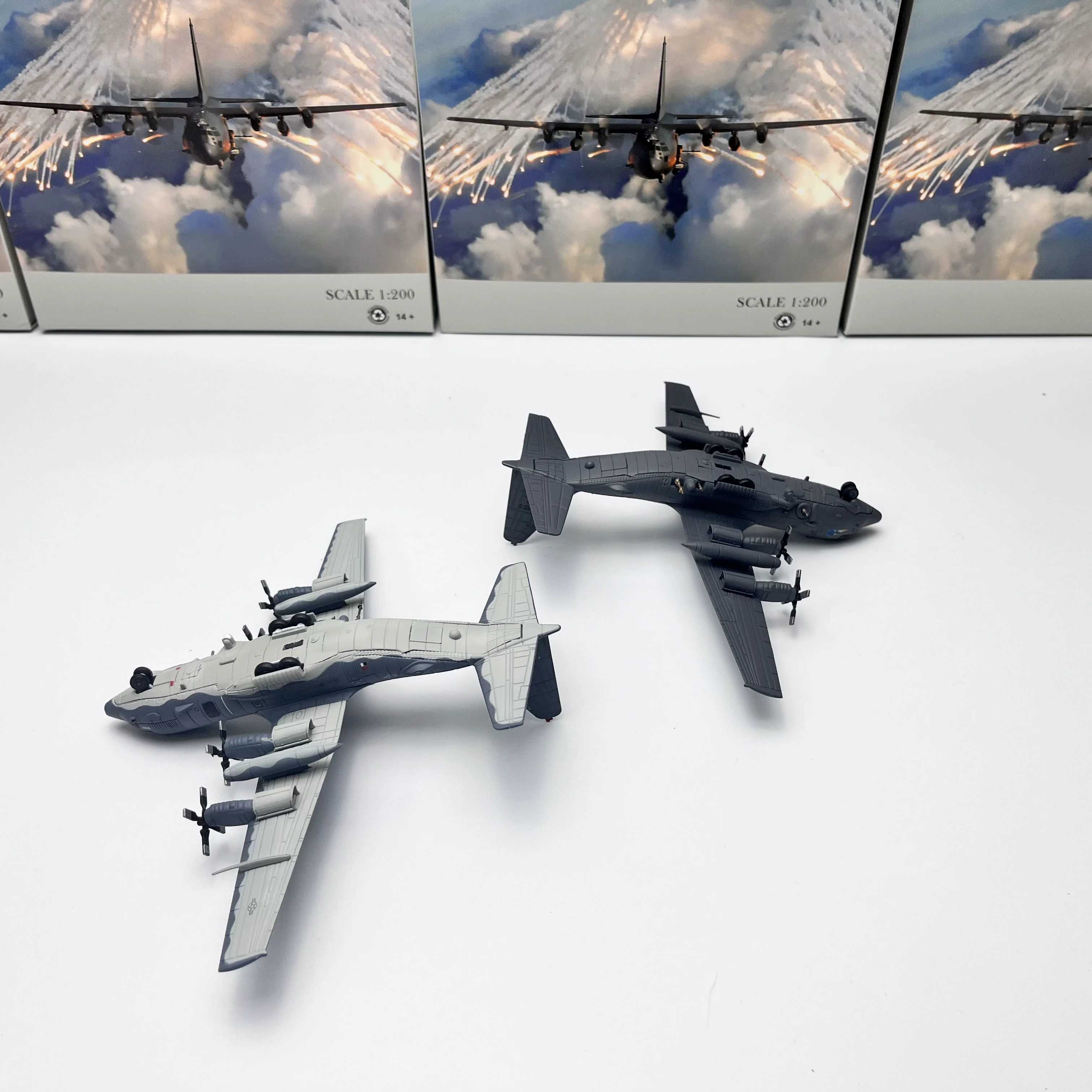 1/200 مقياس AC-130 الجوي قارب البندقية هجوم الطائرات AC130 لعبة مجسمة المشجعين الكبار تحصيل الهدايا تذكارية العرض