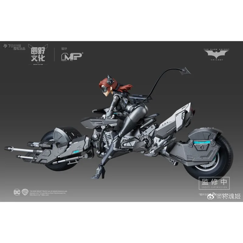 Mech Pig Original DC Series Catwoman \ รถจักรยานยนต์อะนิเมะ Action Figure Assembly ของเล่นสะสมของขวัญสําหรับชาย