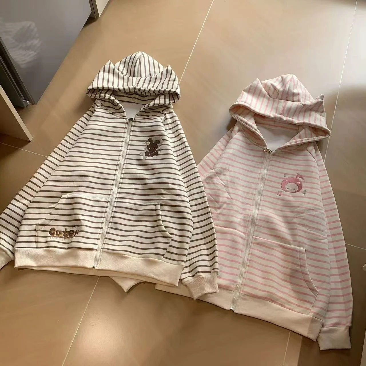 

Японский свитшот в стиле кавайи для женщин, с открытыми плечами, милым мультяшным принтом, кружевной отделкой в стиле гранж, худи Y2K, модный тренд 2026 года