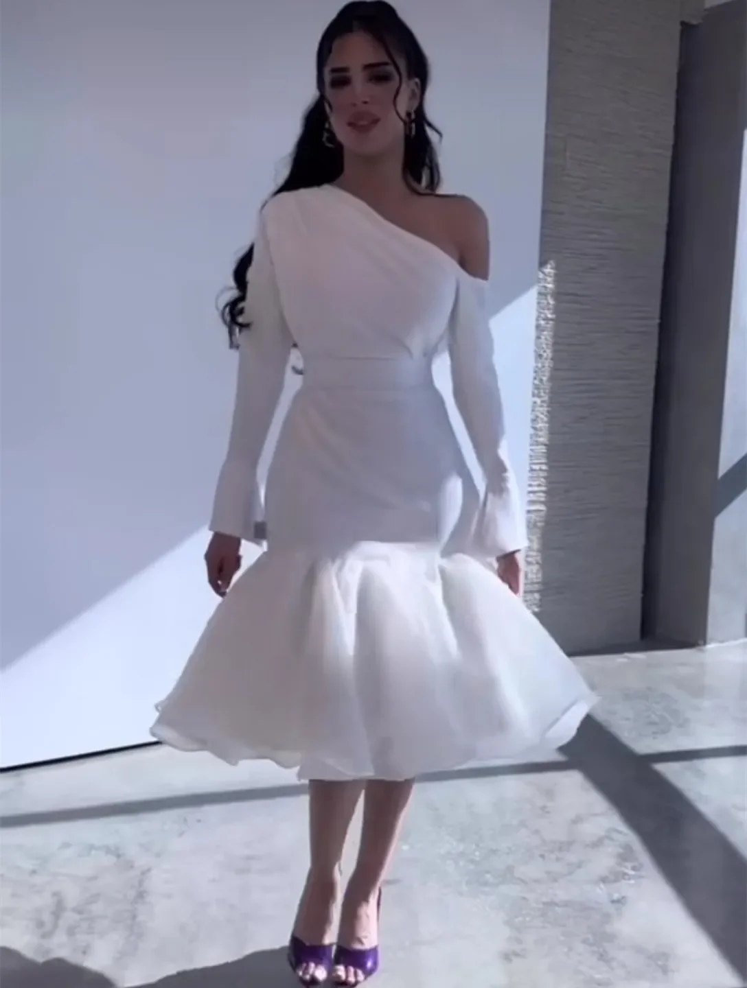 

Short One Shoulder White Evening Dresses With Sleeves فساتين السهرة A-Line Tulle Tea Length Prom Dress Robe de soirée for Women