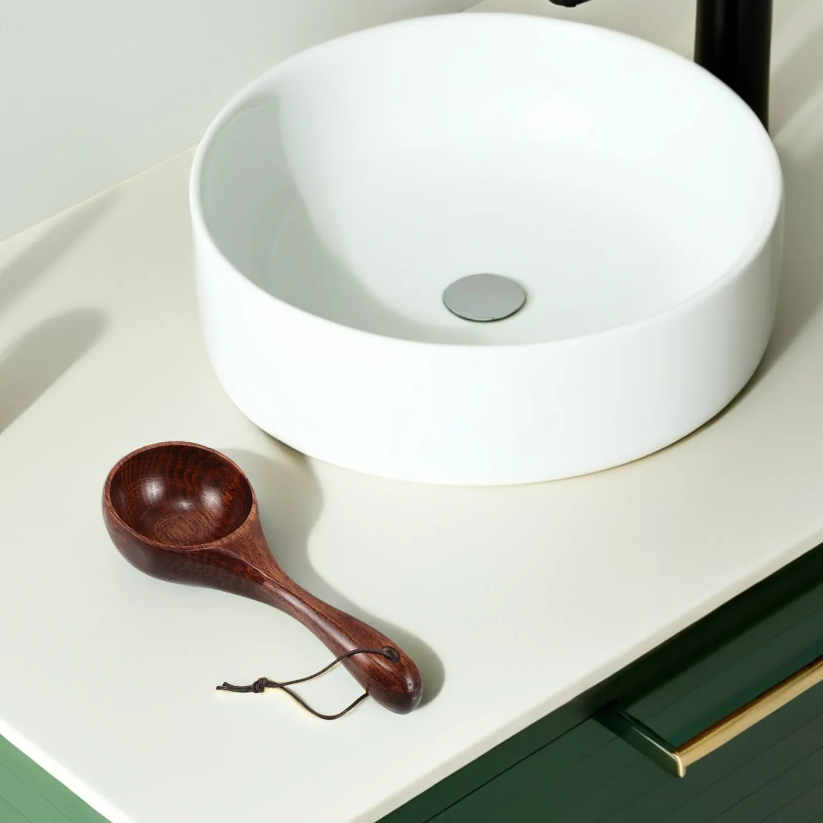 

Wood Water Scoop Wooden Bath Ladle Ergonomic Design Multipurpose Water Pouring Spoon for Bathroom Sauna Wood Spoon