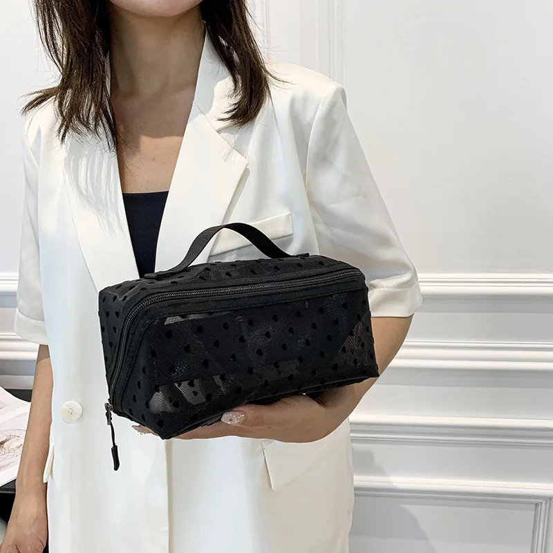 حقيبة تخزين مستحضرات تجميل شبكية محمولة ، حقيبة حب بسيطة ، حقيبة مرحاض ذات سعة كبيرة ، حقيبة سفر