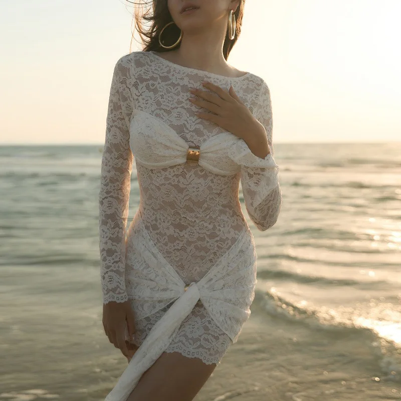 DGLUKE Abito bianco in pizzo a maniche lunghe per donna Mini abito aderente con busto increspato Abito corto sexy drappeggiato da club