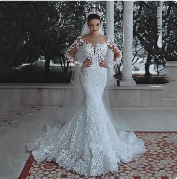 2025 Novo vestido de noiva sexy de renda sereia com decote em V profundo para estilos europeus e americanos transfronteiriços