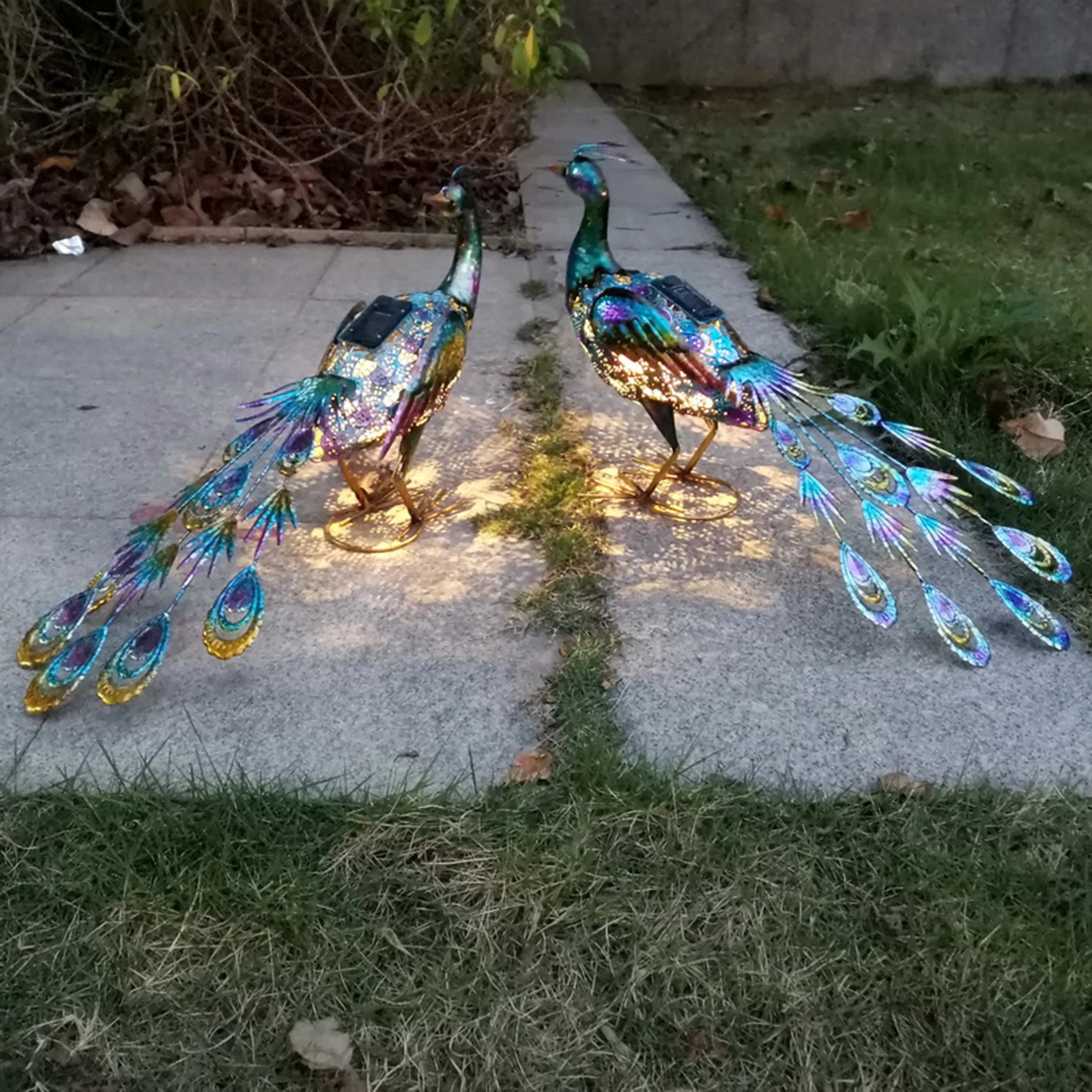 Solar Lights Handcrafted Peacock Statues Garden Home Decoration Outdoor Lamp Hollow Figurine Path Lawn Metal Sculpture