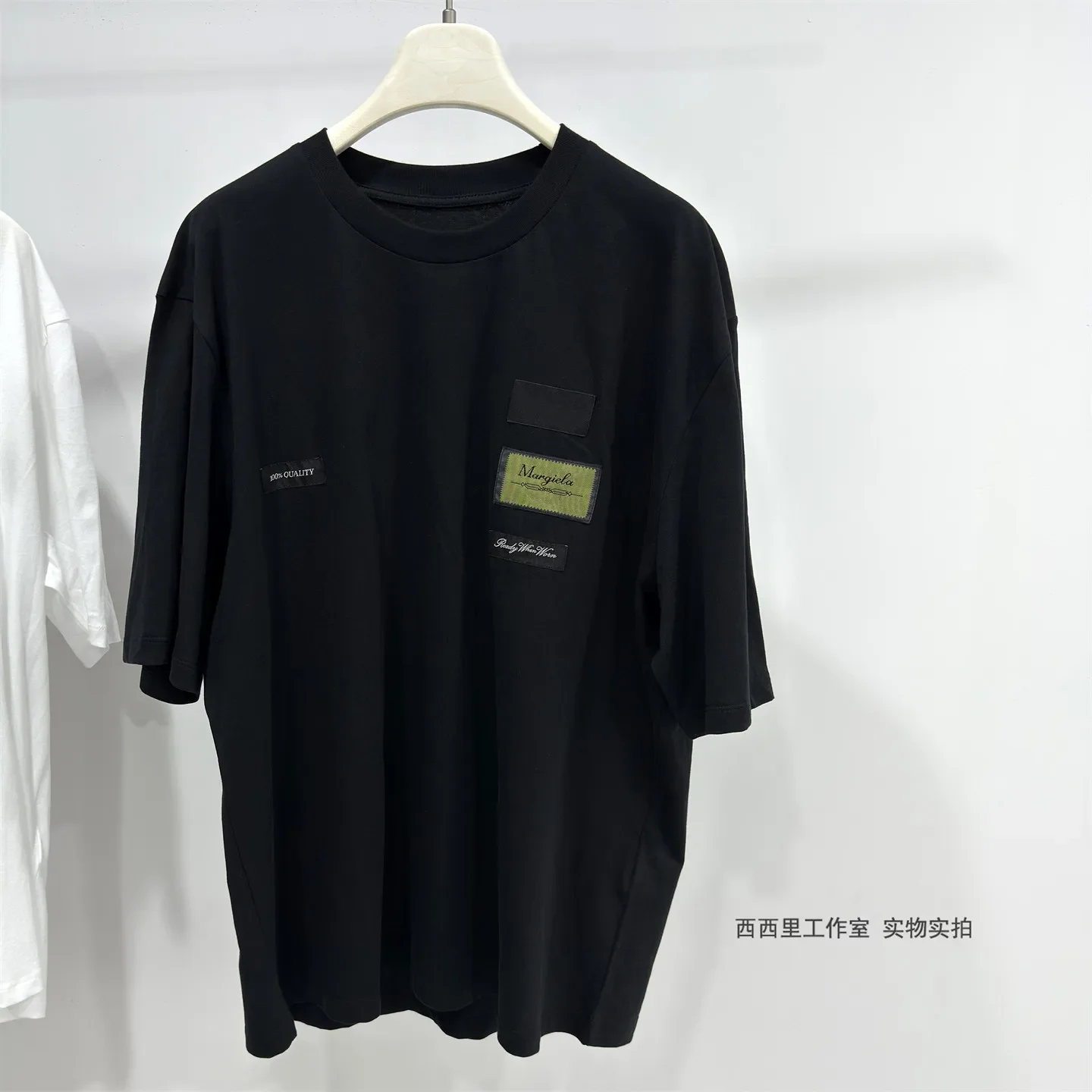 Digital cloth label short-sleeved minimalist style loose round neck casual black and white T-shirt