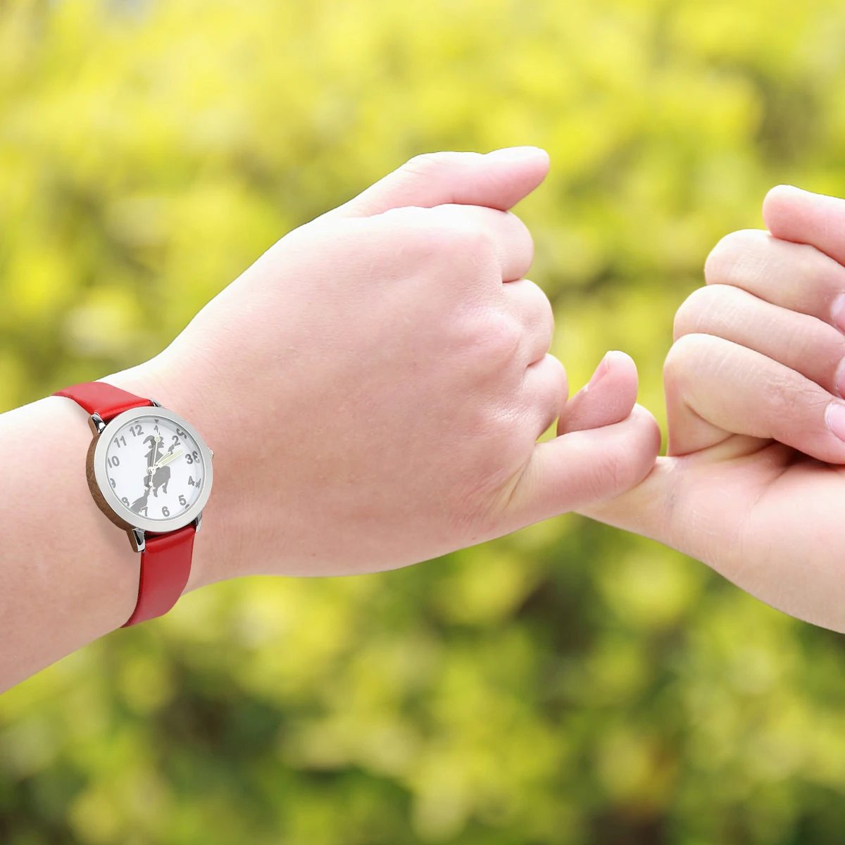 ساعة مضيئة للفتيات الصغيرات ساعات الهالوين للأطفال الصغار مصنوعة من خليط معدني رقميًا