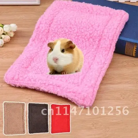 Estera cálida de doble cara para mascotas pequeñas, alfombrilla de felpa para hámster, nido de conejillo de indias, fácil de llevar, cojín Rectangular para cama de conejo