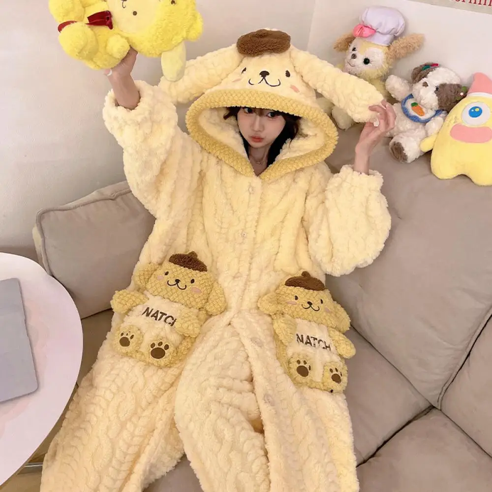 

Зимний пижамный костюм с помпонами для девочек с героями мультфильмов Sanrio Kawaii Kuromi, утепленное спальное платье, студенческая свободная повседневная домашняя одежда