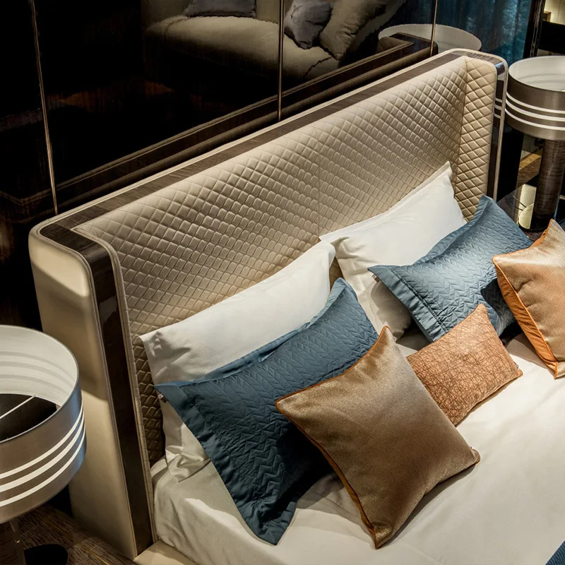 Cama de couro pós-moderna de luxo leve italiana