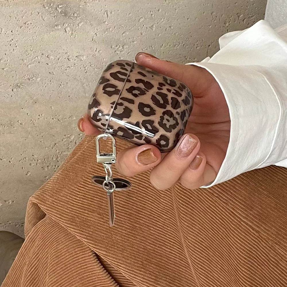 قلادة على شكل قلب أسود فاخر وشفاف بطبعة الفهد لأجهزة airpods 4 3 1 pro 2 حافظة حماية من السيليكون الناعم