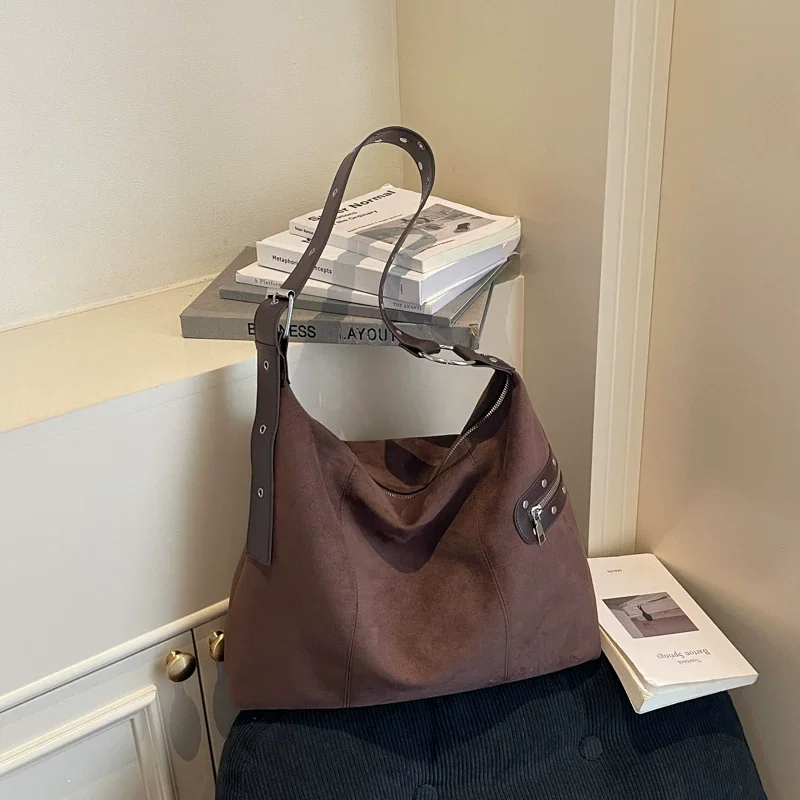 Vintage Faux Suede Leoprad Tote Bags for Women 2026 Autumn Zipper Commuter Underarm Bags Lazy Style Frosted One Shoulder Bag