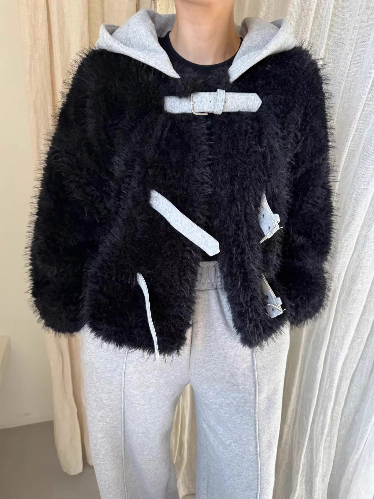 Casaco retrô Sli emendado abotoado com capuz de pele sintética Jaet feminino inverno versátil roupas de algodão quente longo Sve regular L...