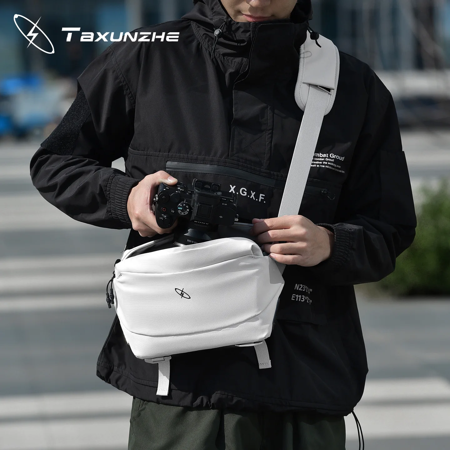 

Oxford fabric durable DSLR camera men's crossbody bag, large capacity, water-resistant, single-shoulder backpack