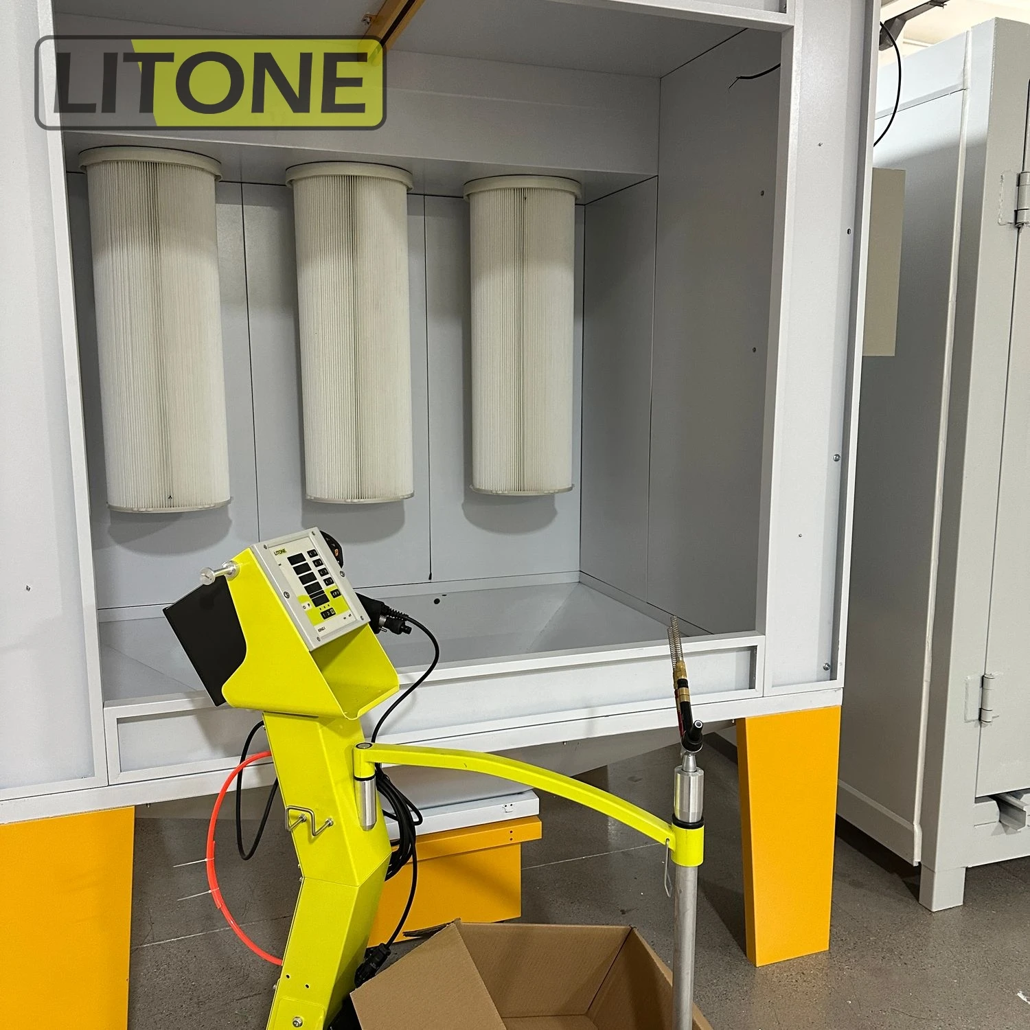 Qxg-150B Automatic Powder Sieve Coating Cooling Line Competitive Price Overhead Conveyor System For The Automobile Industry