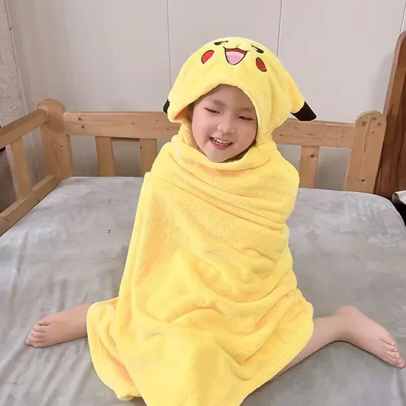 Pikachu accappatoio asciugamano da bagno peluche flanella bambino mantello con cappuccio accappatoio asciugamano doccia Robe RobeCape coperta