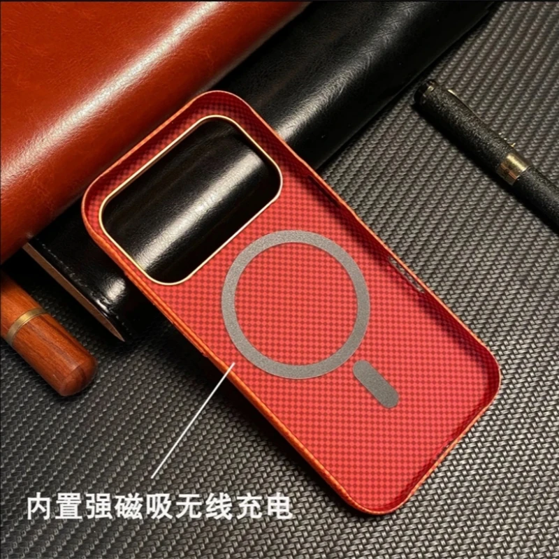 حافظة لهاتف MagSafe فاخرة من ألياف الكربون لهاتف آيفون 17 16 15 برو ماكس عدسة سبيكة مغناطيسية شحن لاسلكي غطاء مقاوم للصدمات