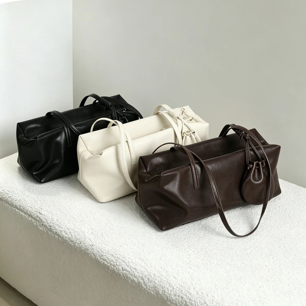 Korean Version Niche Design Underarm Genuine Leather Womens Handbag Fashion Simple Commute High-Quality Women Shoulder Bag
