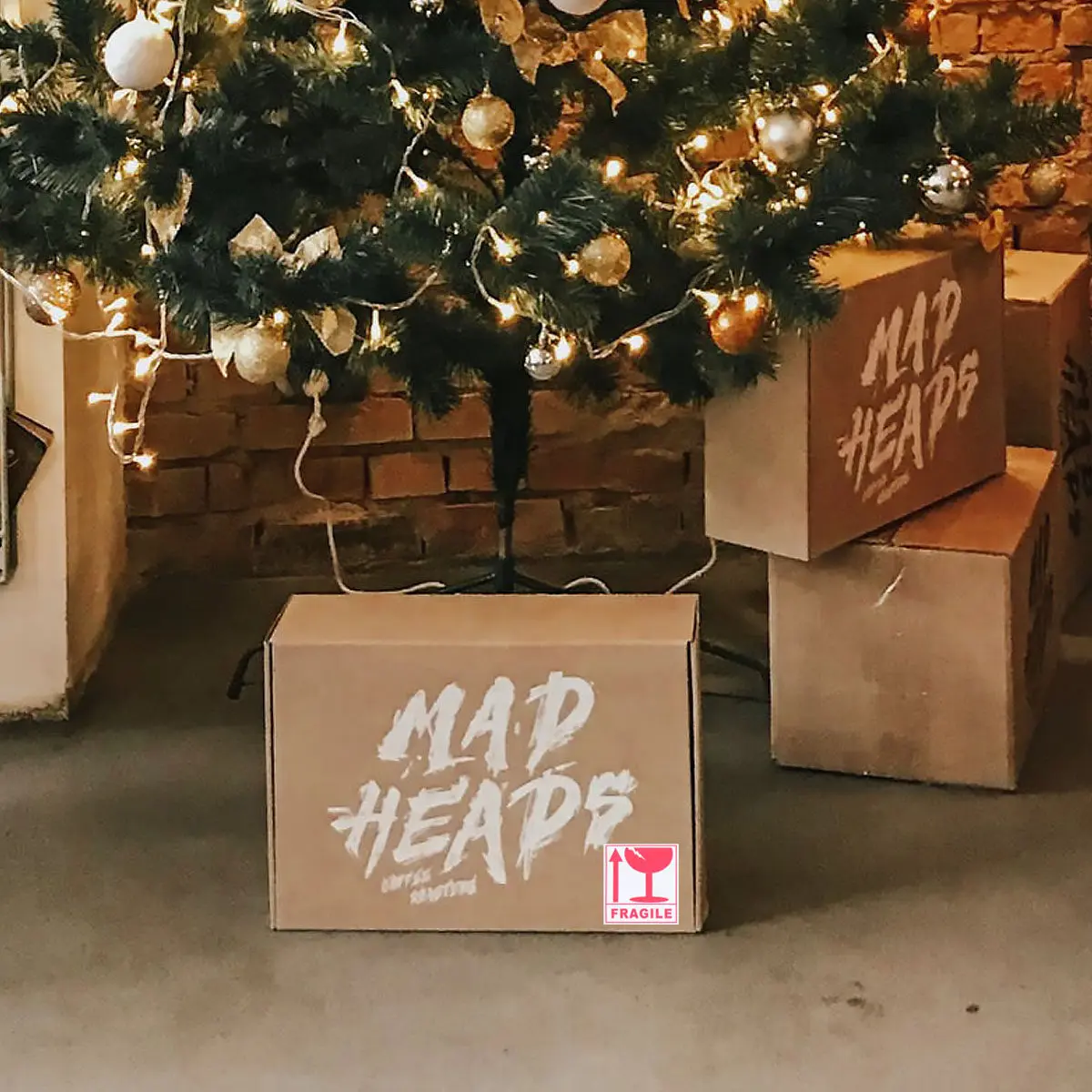 

270 pcs Fragile Warning Stickers Clear Large Font Adhesive Backside For Safe Shipping Packing Moving Label Decal Office Home